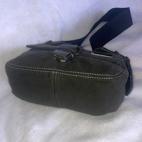 Kate Spade ❤️🔥 VINTAGE RARE❤️🔥 Olive Green shoulder Bag - Picture 3 of 8